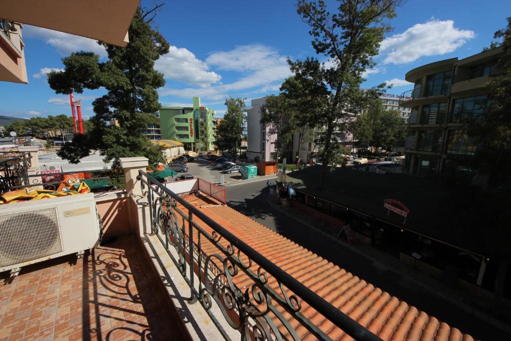 Menada Villa Bonita Apartments Pantai Sunny Ruang foto