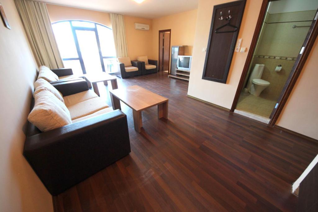 Menada Villa Bonita Apartments Pantai Sunny Ruang foto