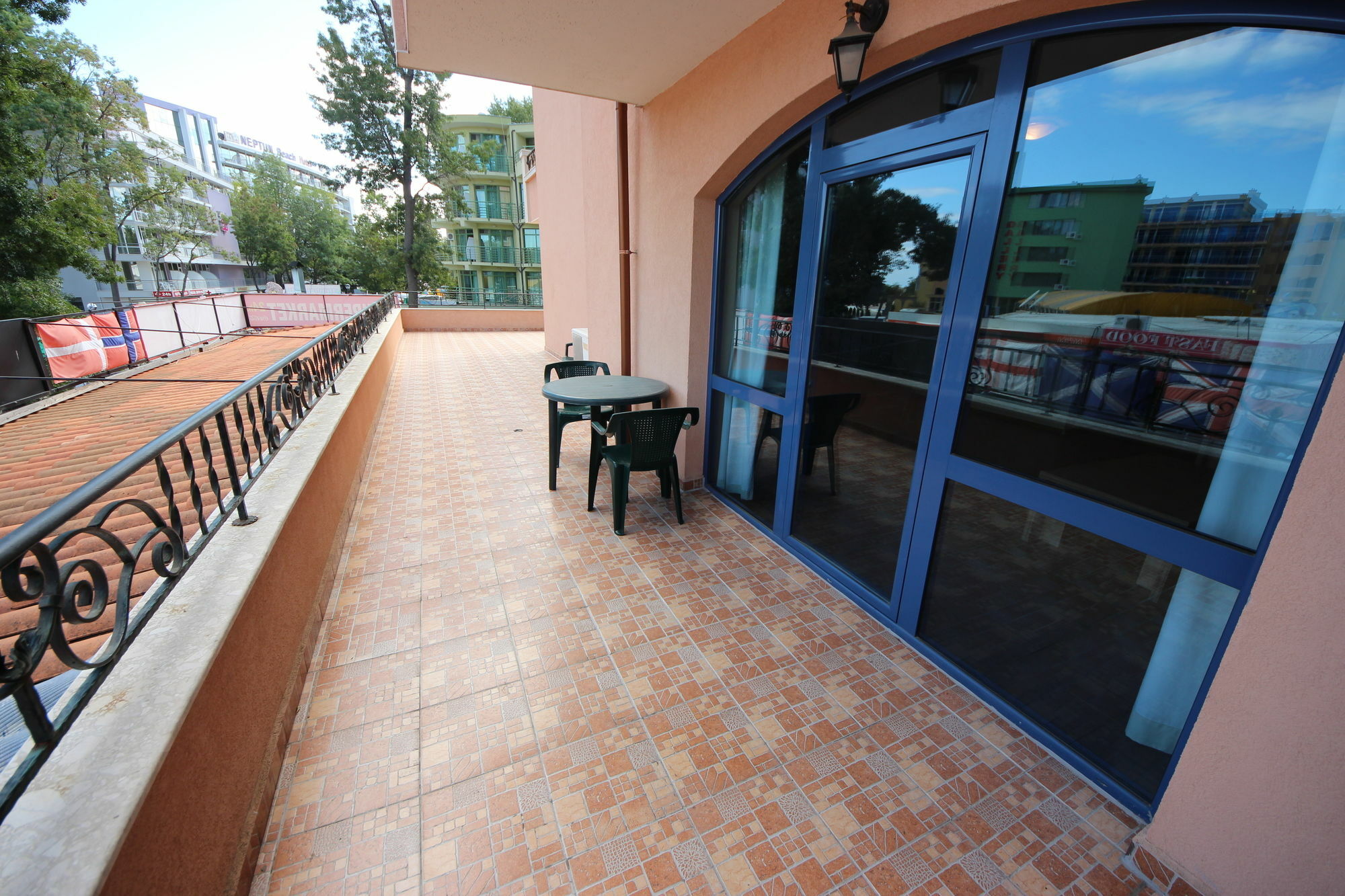 Menada Villa Bonita Apartments Pantai Sunny Bagian luar foto