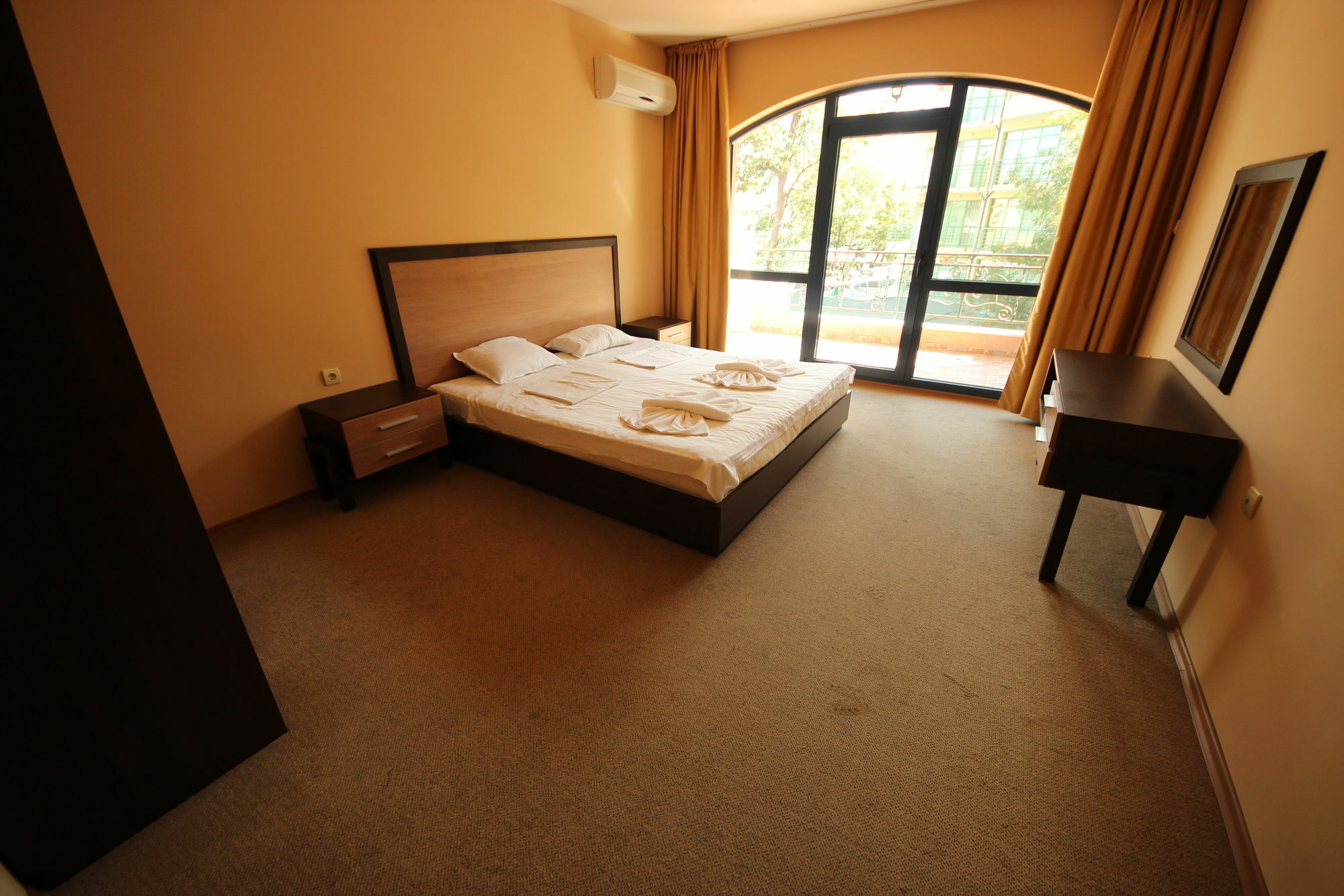 Menada Villa Bonita Apartments Pantai Sunny Bagian luar foto