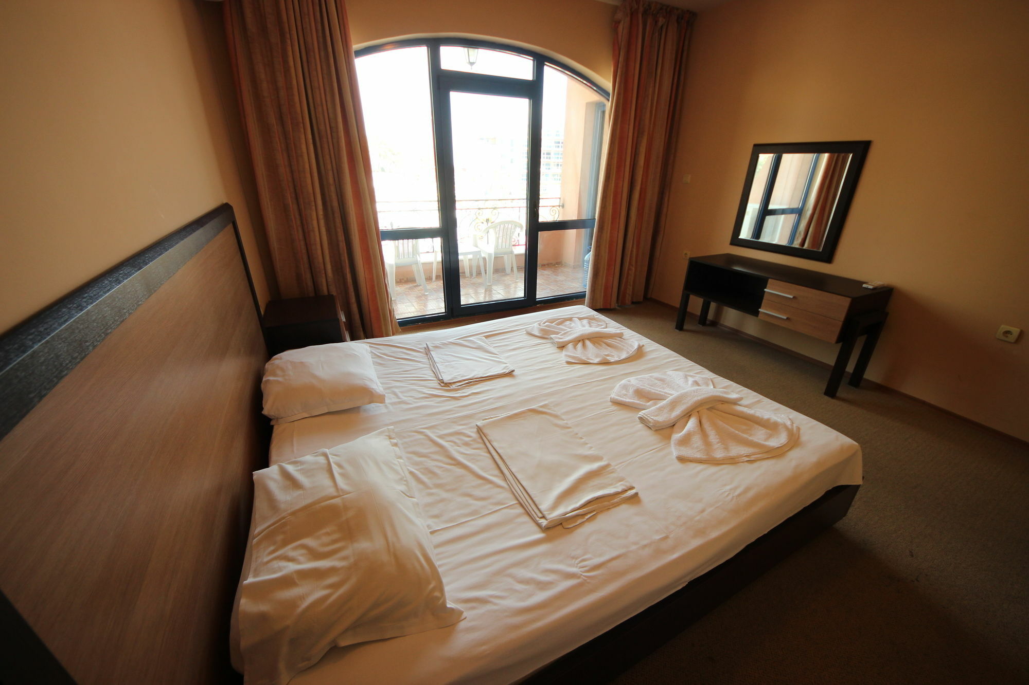 Menada Villa Bonita Apartments Pantai Sunny Bagian luar foto