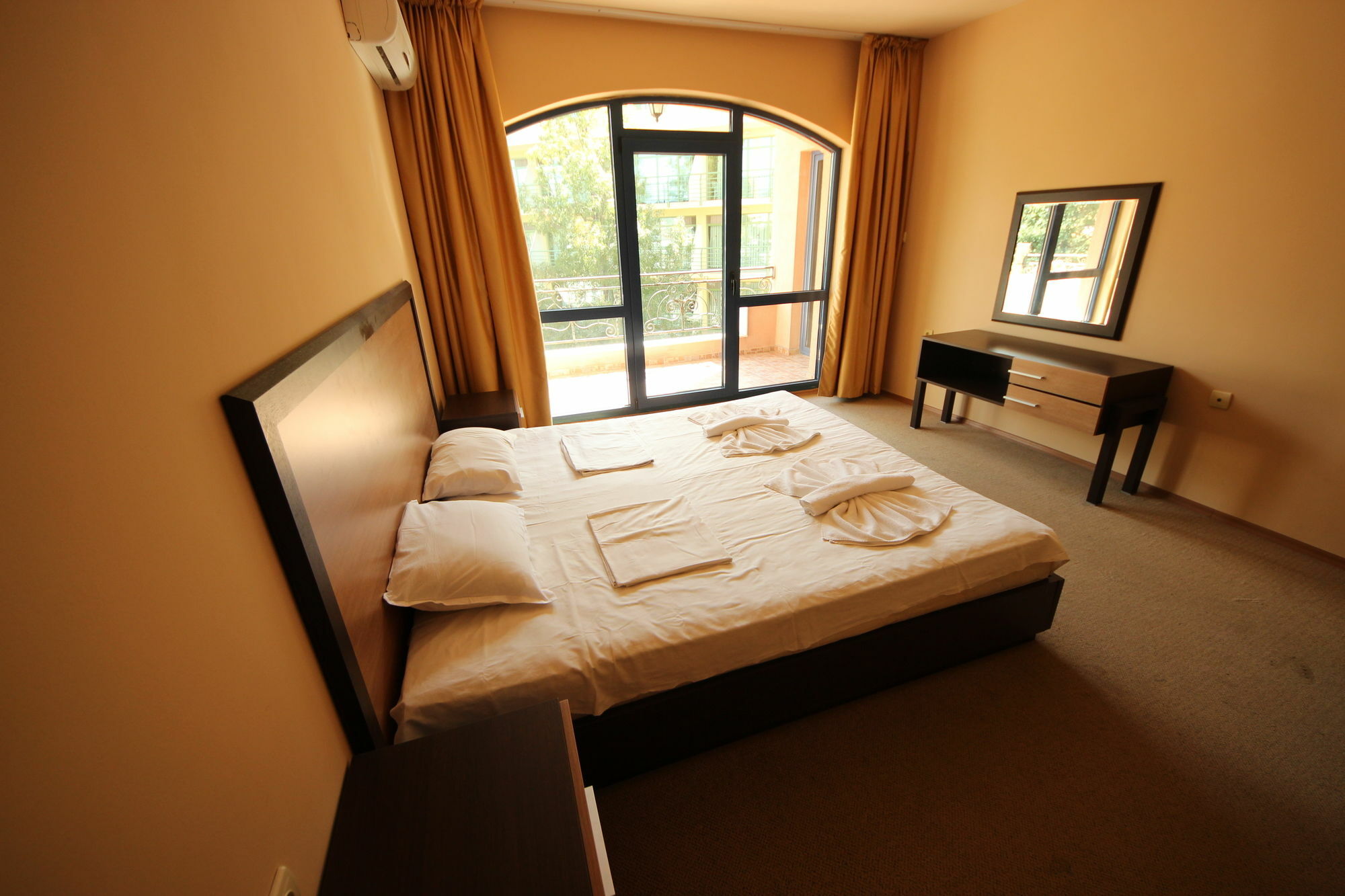 Menada Villa Bonita Apartments Pantai Sunny Bagian luar foto